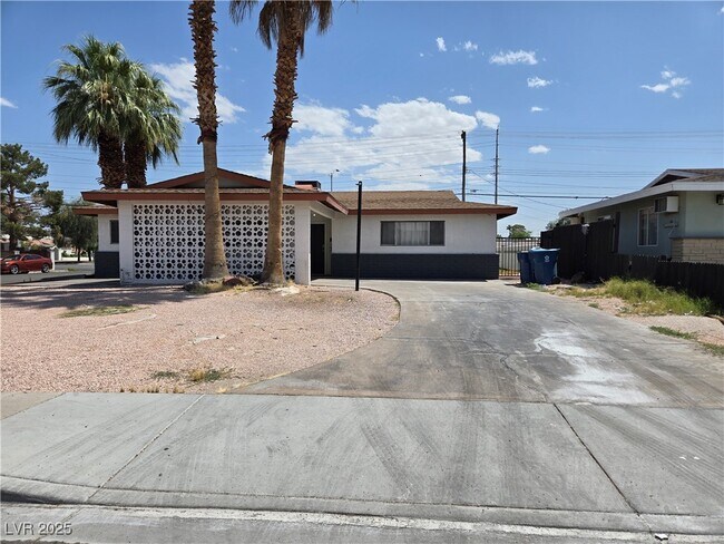 Building Photo - 4001 Via Vaquero Ave