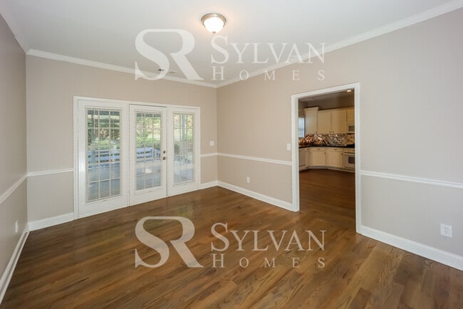 Building Photo - Spacious 4BR 3BA Home for You