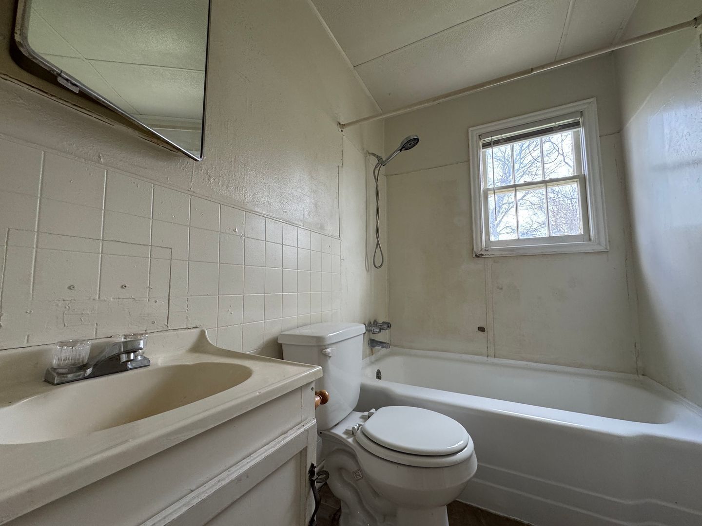 Building Photo - 1708-1708 Stewart St