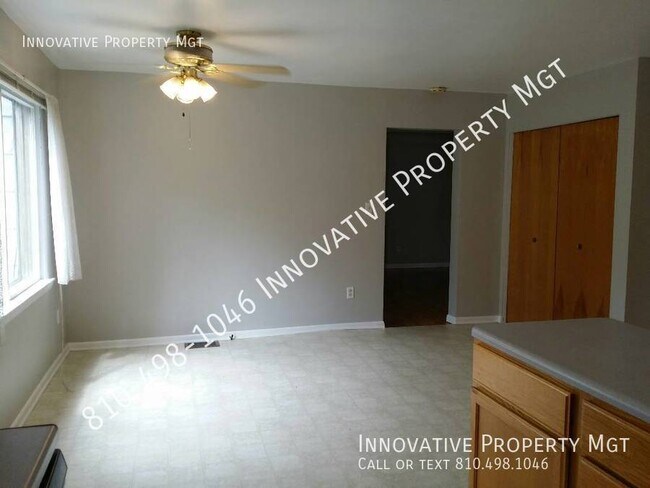 Building Photo - Spacious 4 bedroom , 1 1/2 bath home in Ga...
