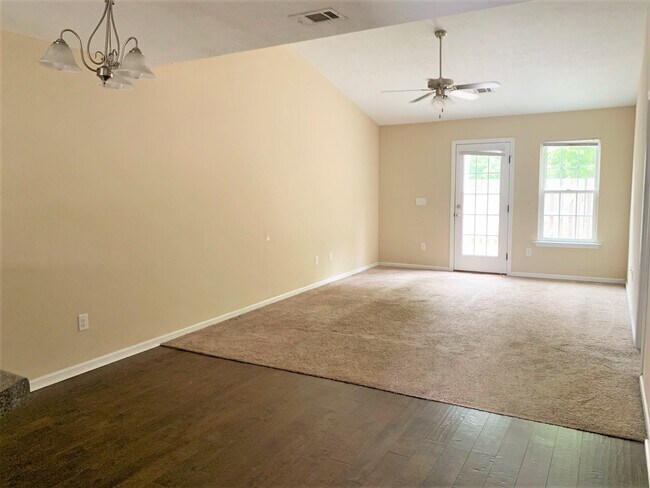 Building Photo - 179 Buckhaven Way