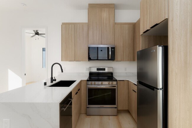 Building Photo - Beautiful Views, Private Yard Available, Newly Built Luxury