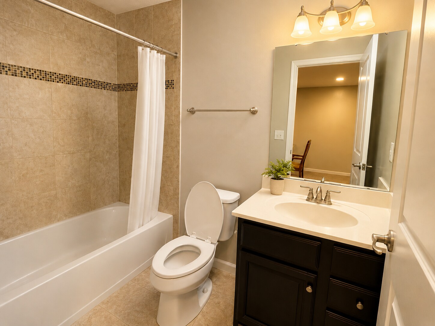 Building Photo - 6819 Hawthorn Knl