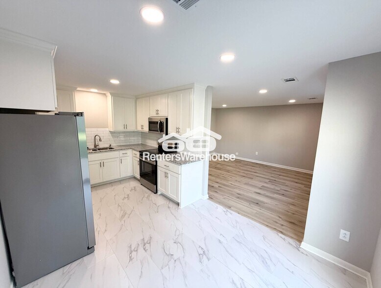 Building Photo - 7117 W 69th St