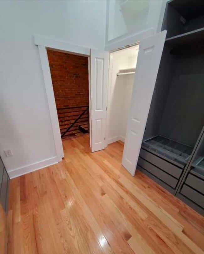 Building Photo - 5425 Catharine St