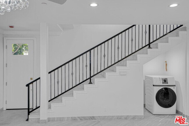 Building Photo - 2017 S Centinela Ave