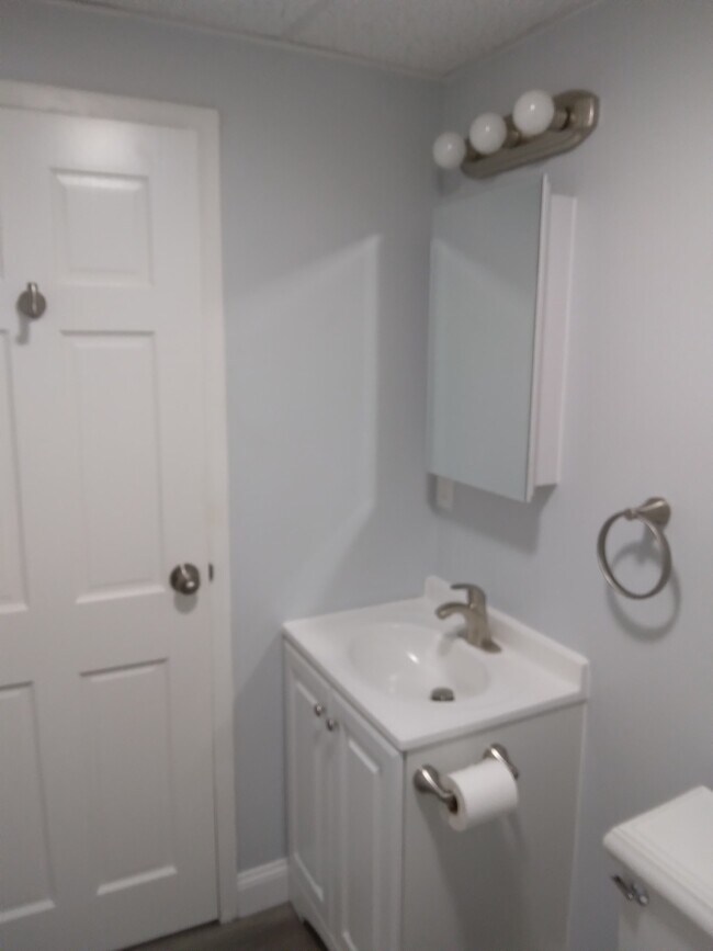 Building Photo - 13 Silvestri Cir