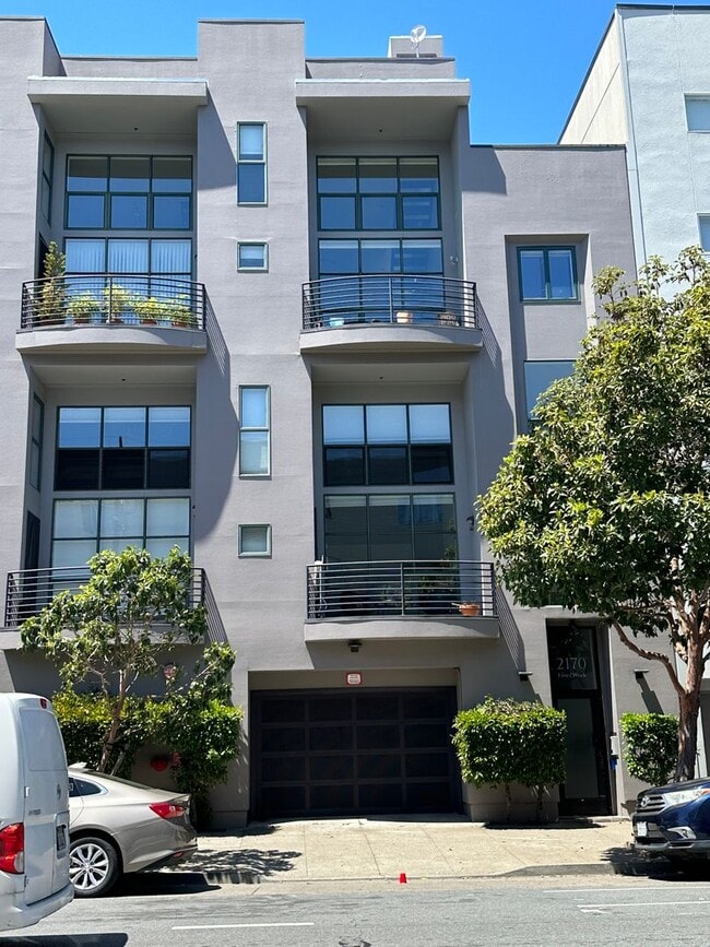 Building Photo - SPACIOUS 1-Bedroom 1.5 bath Live/Work loft...