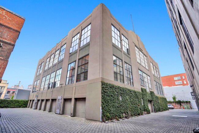 Building Photo - 1 Clarence Pl