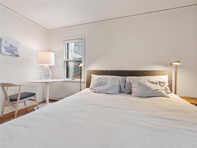 Building Photo - 4325 Chowen Ave S