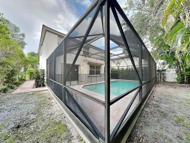 Building Photo - 5730 NW 62nd Manor