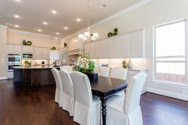 Building Photo - 2064 Bluestem Dr