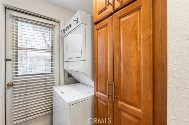 Building Photo - 23821 Hillhurst Dr