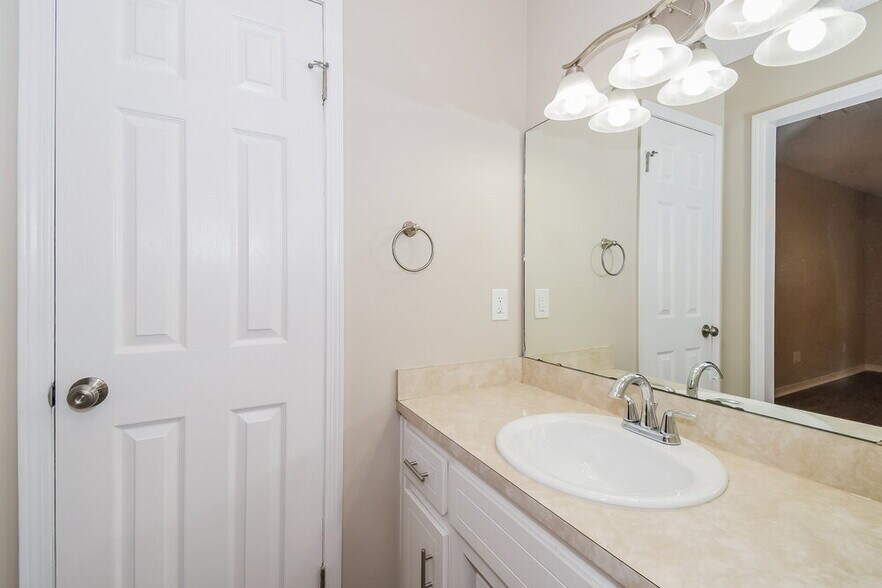 Building Photo - 2215 Botany St