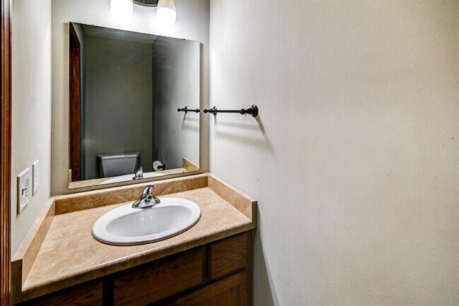 Building Photo - 2633 Koshkonong Way