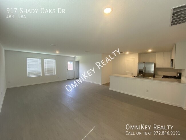 Building Photo - 917 Shady Oaks Dr