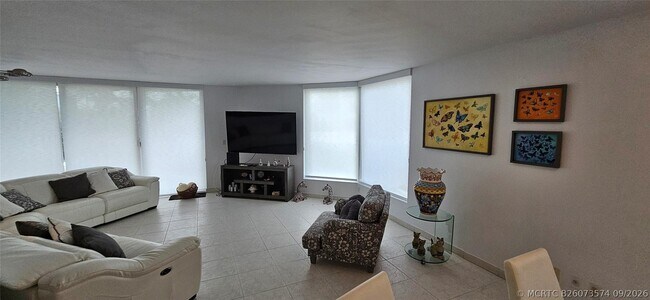 Building Photo - 2575 S Ocean Blvd