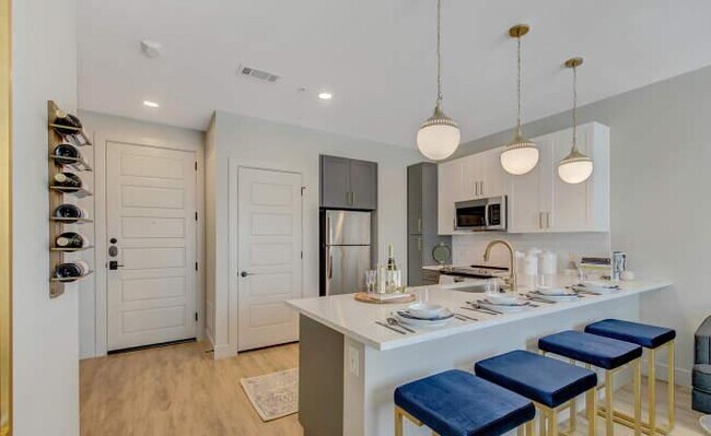 Building Photo - 2 bedroom in Dallas TX 75208