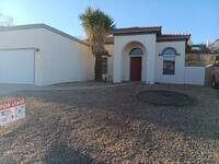 Building Photo - 3 Bedroom, 2 Bathroom Home! Schedule a Showing Today!