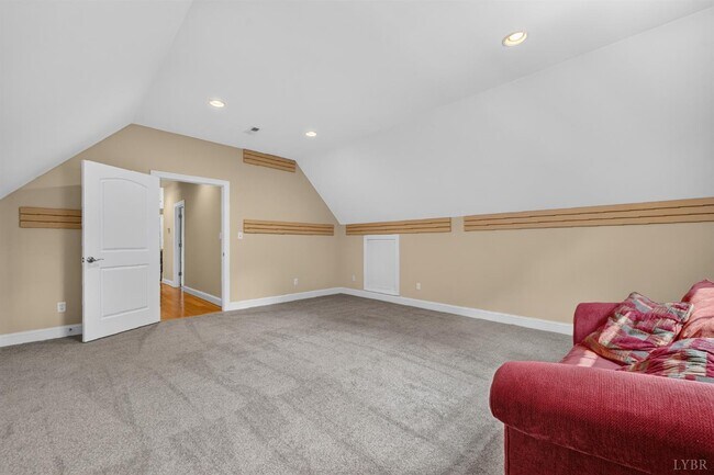 Building Photo - 237 Golf Course Trail