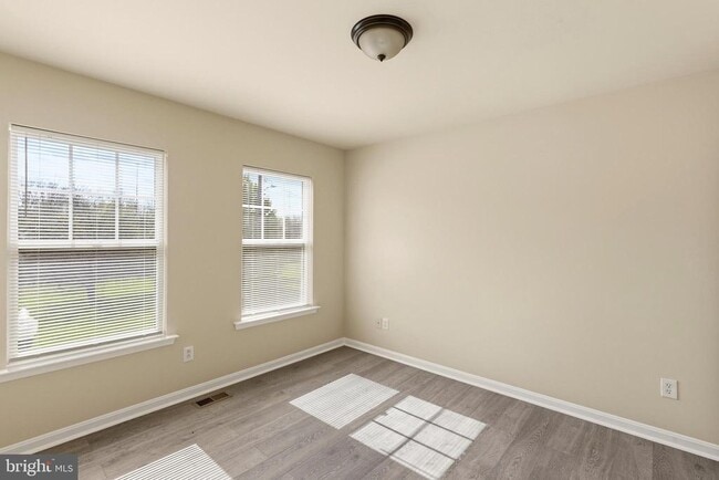 Building Photo - 4704 Denview Way
