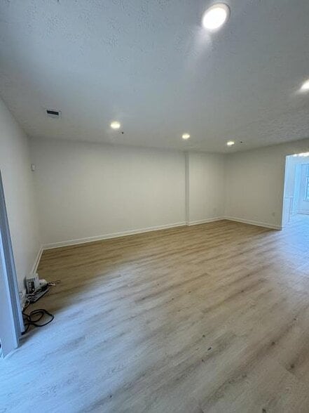 Building Photo - 172 Azalea Ct