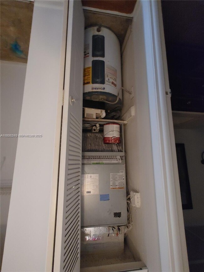 Building Photo - 1820 SW 81st Ave