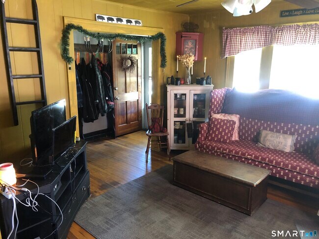 Building Photo - 317-319-319 Garden St