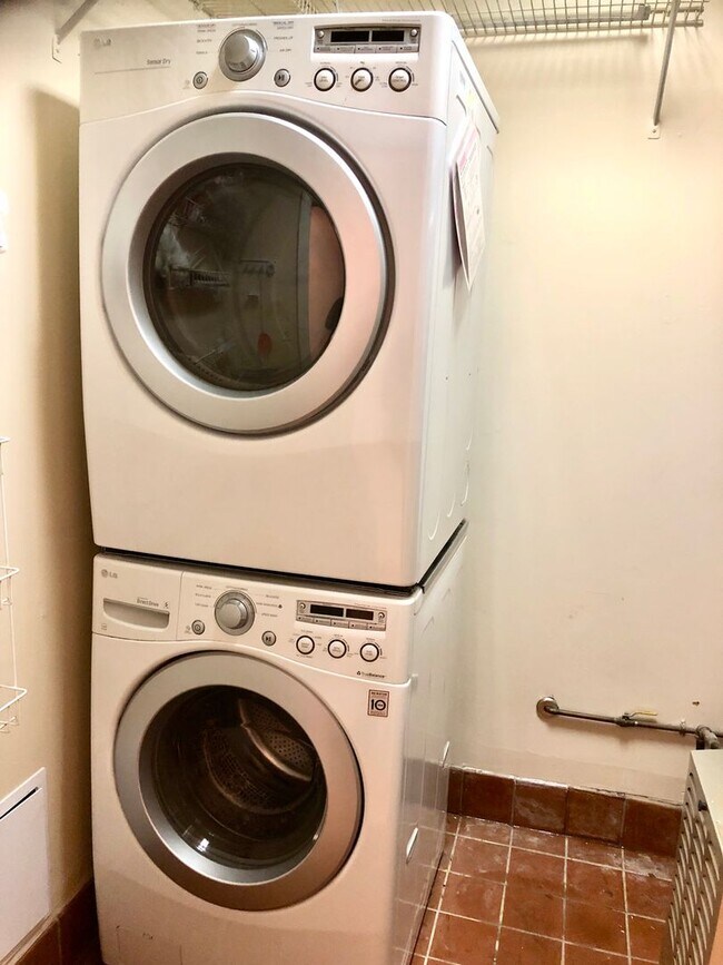 Building Photo - 1771 Swann St NW