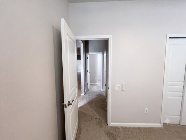 Building Photo - 13244 Strode Ln