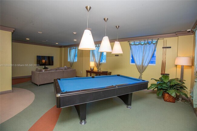 Building Photo - 9172 Collins Ave