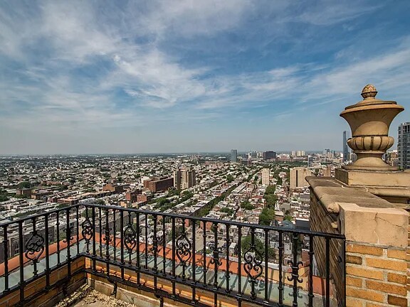 Building Photo - 1512 Spruce St