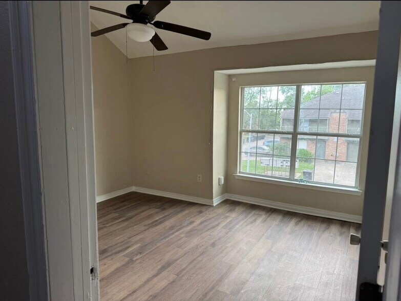 Building Photo - 8084 Bayou Fountain Ave