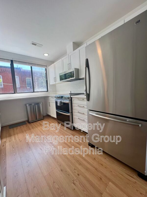Building Photo - 834 N Newkirk St