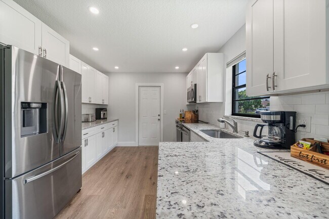 Building Photo - 11371 Torchwood Ct