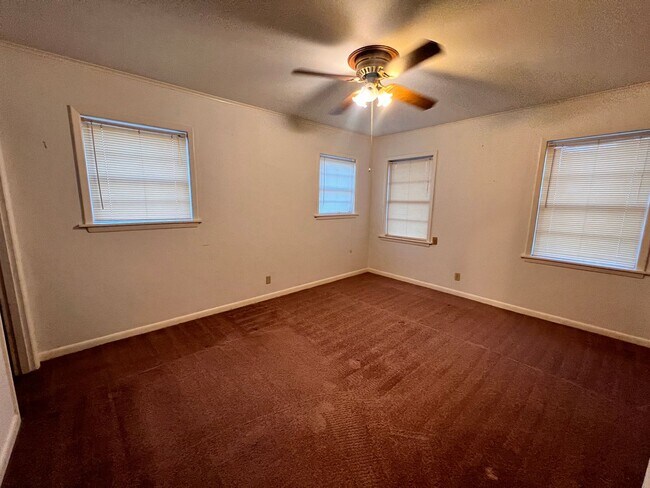 Building Photo - SINGLE FAMILY BRICK HOME IN NORTH HIGHLAND