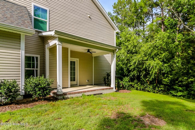 Building Photo - 1202 Woods Ct