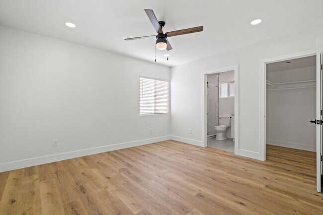 Building Photo - 17434 Saticoy St