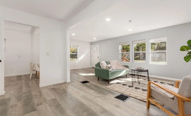 Building Photo - 270 Westview Ave