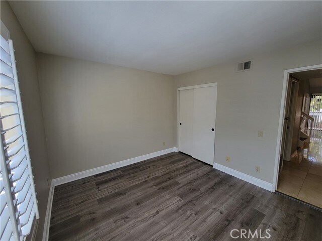 Building Photo - 8550 Lake Knoll Ave