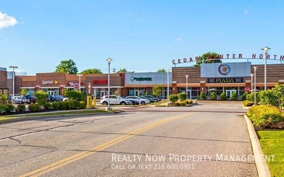 Building Photo - 1499 Maple Rd