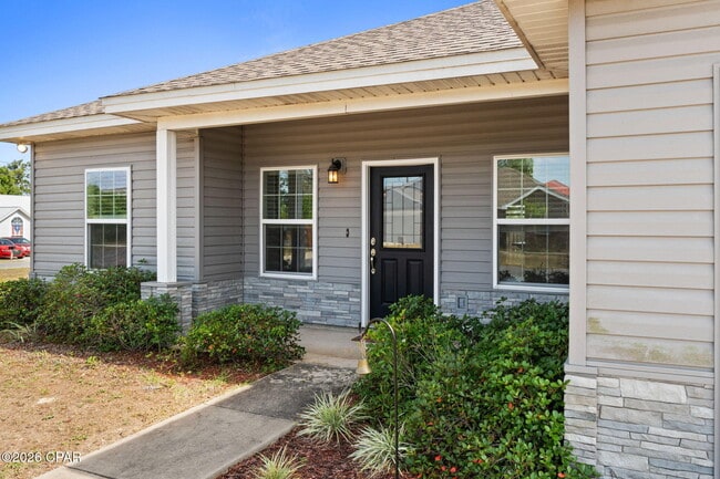 Building Photo - 5206 Robins Ct