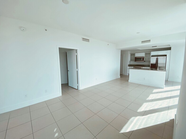 Building Photo - 888 Biscayne Blvd