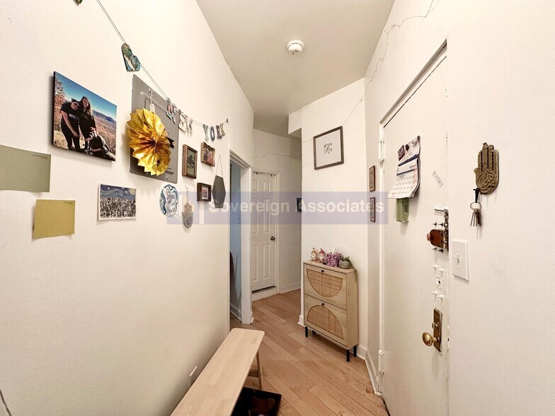 Building Photo - 201 W 105th St