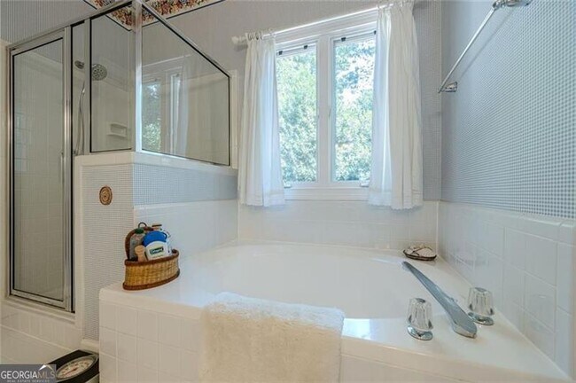 Building Photo - 322 Pebble Trail