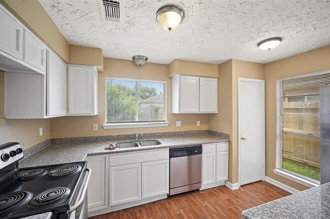 Building Photo - 3714 Embarcadero Dr