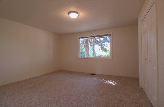 Building Photo - 2670 Fijian Way