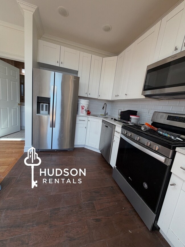 Building Photo - 369 Danforth Ave