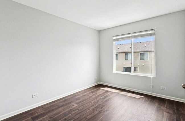 Building Photo - 1777 Spinnaker St