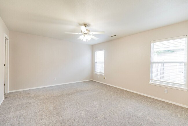 Building Photo - ***6206 SW Meadow Well Avenue***